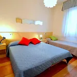 Apartmán Beachfront Modern Flat With Sea View *