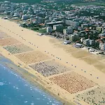Beachfront Modern Flat With Sea View Apartmán Bibione