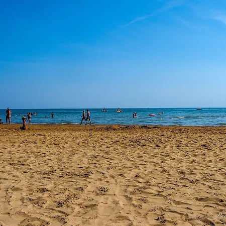 Beachfront Modern Flat With Sea View