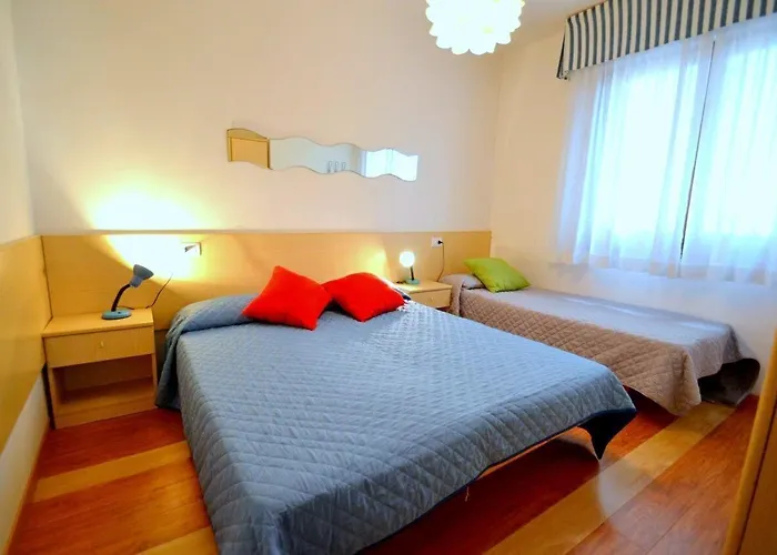 Beachfront Modern Flat With Sea View 公寓 比比翁