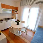 Lejlighed Beachfront Modern Flat With Sea View