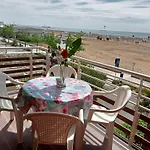 Lejlighed Beachfront Modern Flat With Sea View Bibione