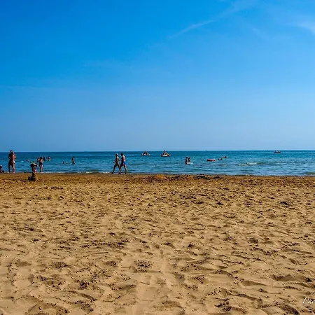 Апартаменты Beachfront Modern Flat With Sea View *