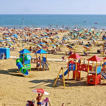 Апартаменты Beachfront Modern Flat With Sea View *