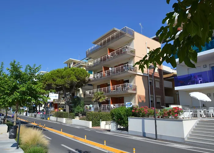 Apartment Beachfront Modern Flat With Sea View *