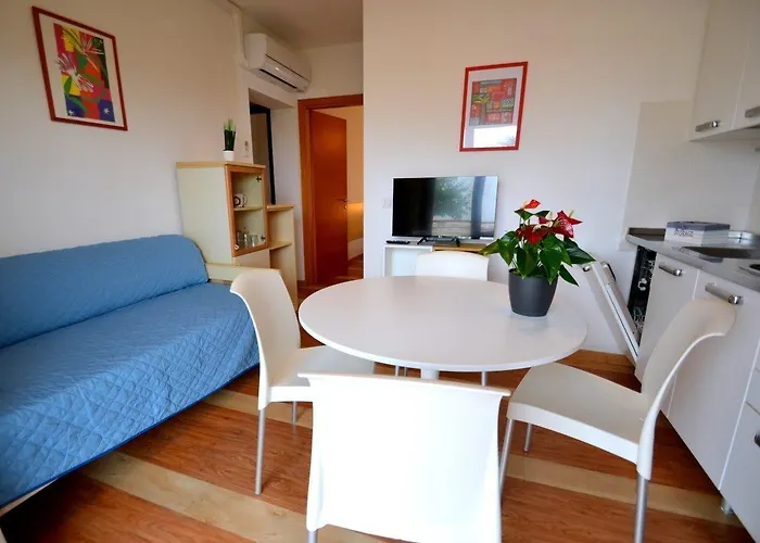 Beachfront Modern Flat With Sea View Διαμέρισμα *